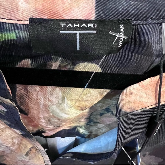 👚SOLD OUT 👚 Tahari Women’s Blouse. Size 3X. Floral Prints. 100% Polyester - Picture 6 of 10